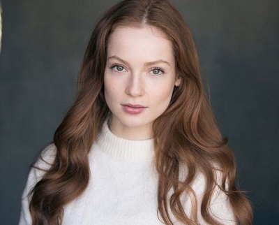 Hannah Dodd's age is 27 years