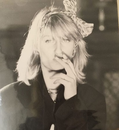Isabelle Camus smokes and drinks occassionally