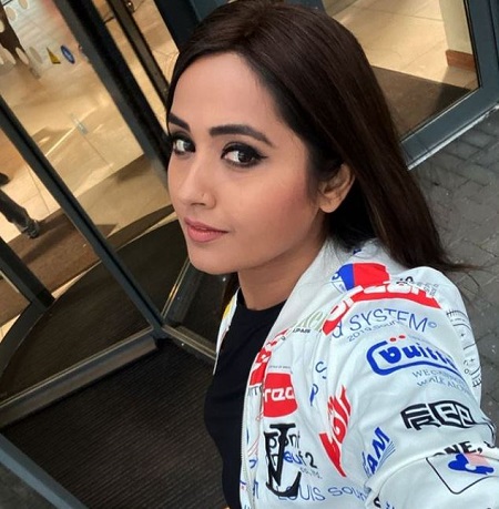 Kajal Raghwani Age & Birthdate (Sun Sign)