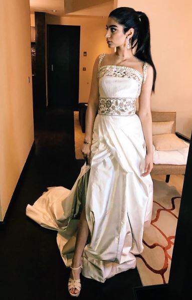 Khushi Kapoor height