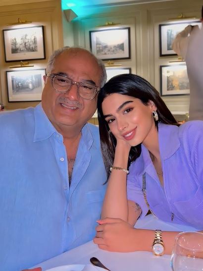 Khushi Kapoor with her dad