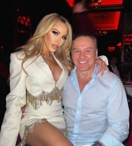 Who Is Lisa Hochstein? Wiki, Age, Husband, Parents, Ethnicity, Height