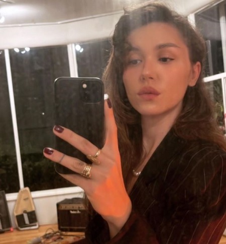 Mercedes Kilmer Net Worth, Income Source & Salary