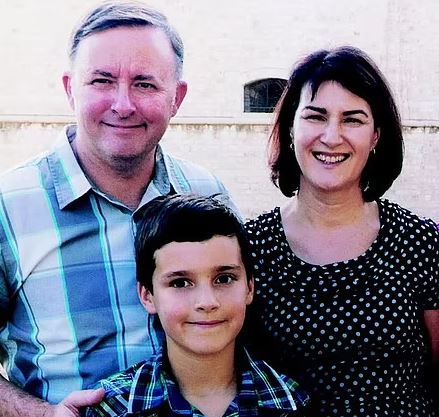 Nathan Albanese with his parents