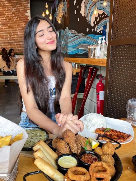 Nazila Sitaishi is a foodie