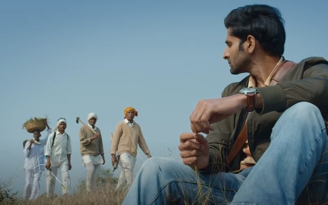 Nirmal Pathak Ki Ghar Wapsi is a village based film