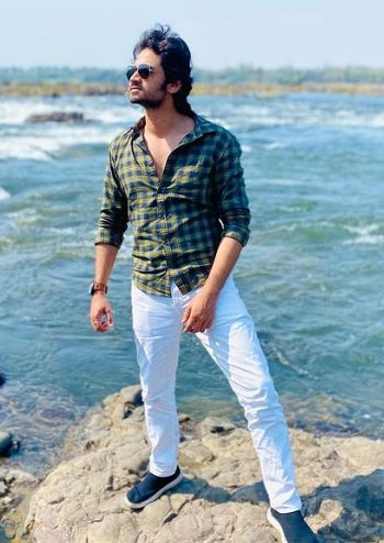 Prateek Shah height