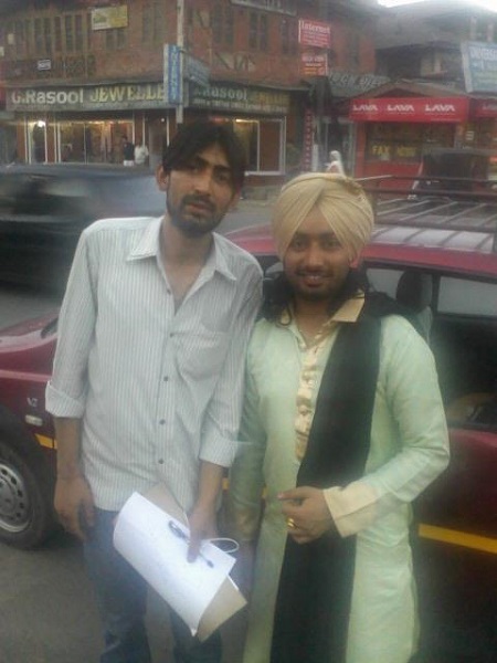Rahul Bhatt old picture with Punjabi singer Satinder Sartaaj