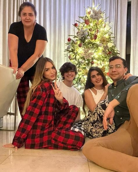 Shannon with her family