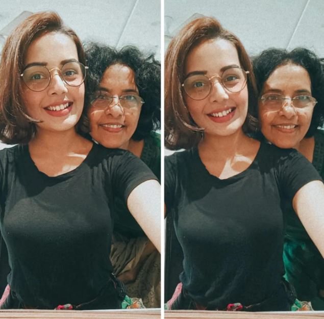Shivani Rangole with her mother