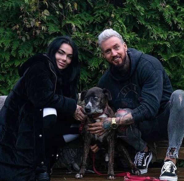 Smogulecka with her friends