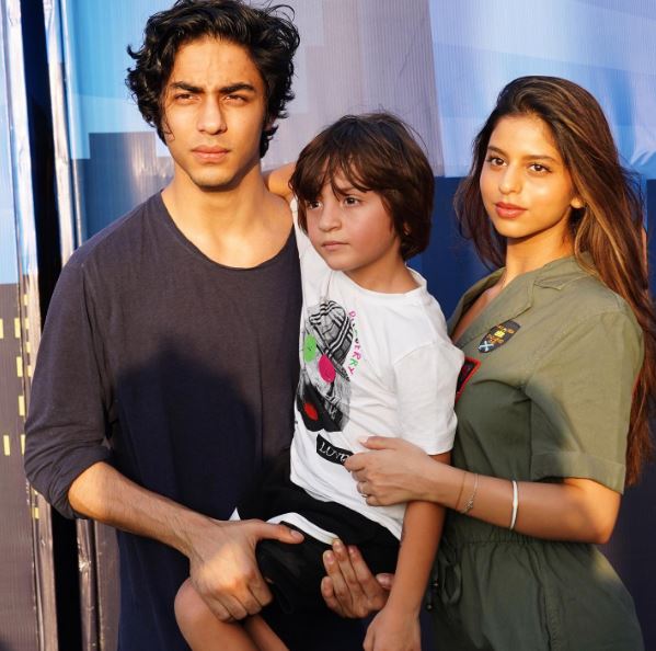 Suhana with her brothers Aryan Khan and AbRam Khan