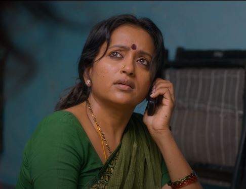 The lead role of Jayamma is played by Suma Kanakala