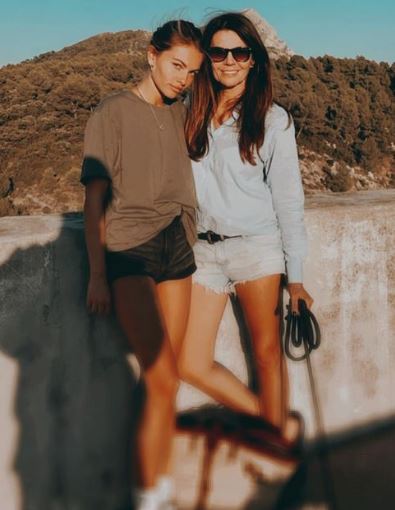 Thylane Blondeau with her mother