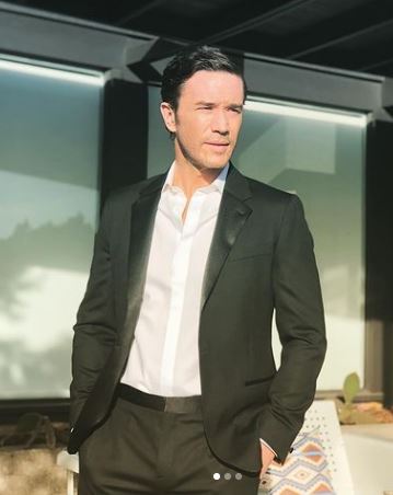 Tom Pelphrey height