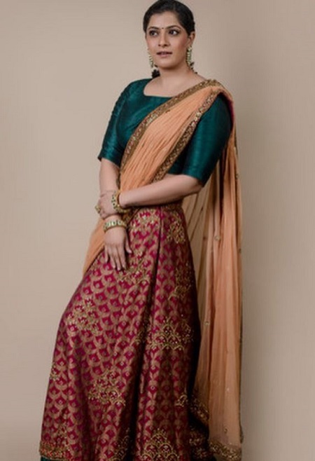 Varalaxmi Sarathkumar Height, Weight & Physical Appearance