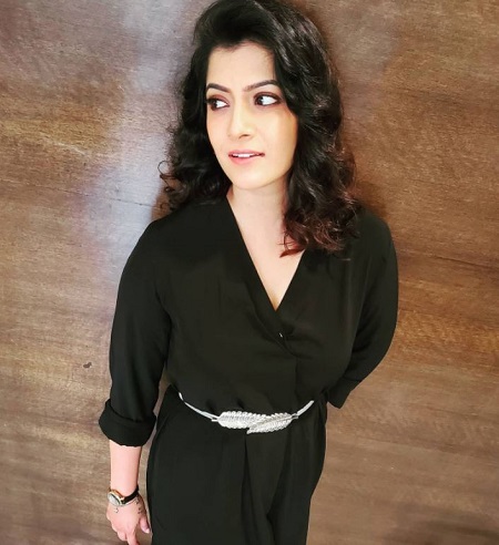 Varalaxmi Sarathkumar Net Worth & Income Source (Salary)
