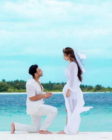 Vikas Parashar got engaged to Sonarika Bhadoria