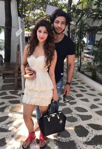 Vikas Parashar height