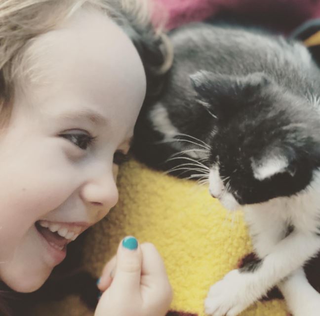 Vivien Lyra Blair loves animals