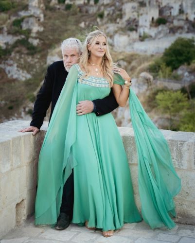 Allison and Ron Perlman got married in Italy