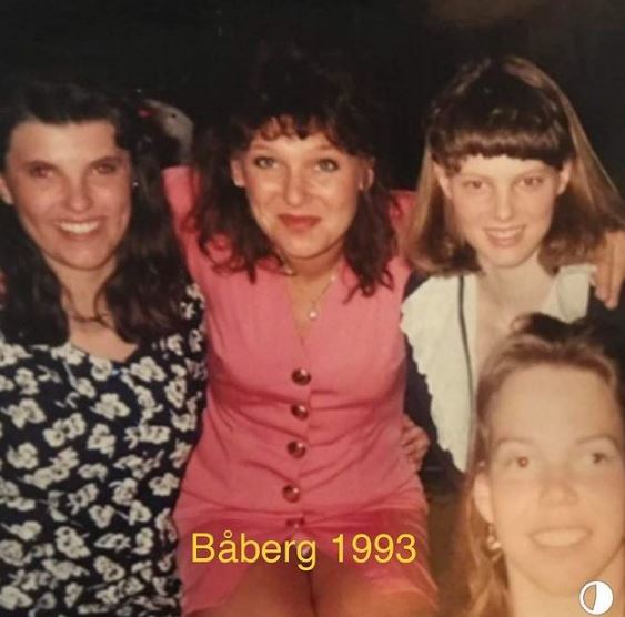 An old photo of Linda with her friends