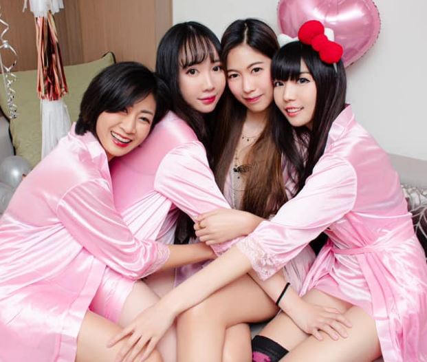 Arisara and her friends