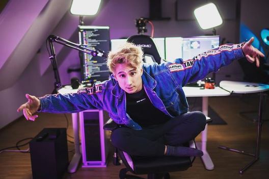 Bam in his Youtube studio