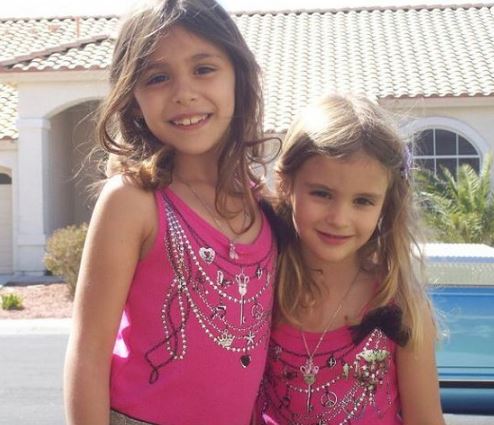 Childhood photo of Yasmeen with her sister Rosa