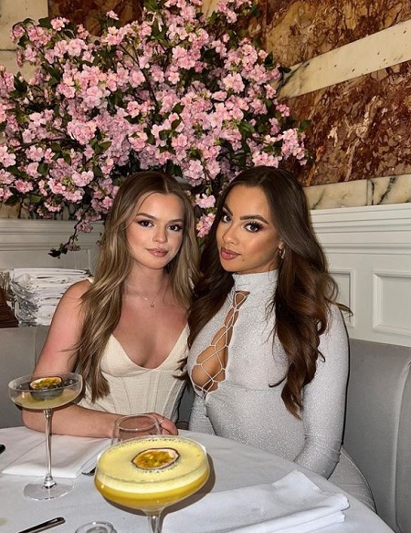Danica Taylor with her sister