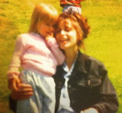 Eliza Rose Watson childhood image with her mom
