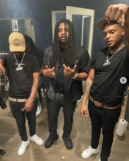 FBG with his friends