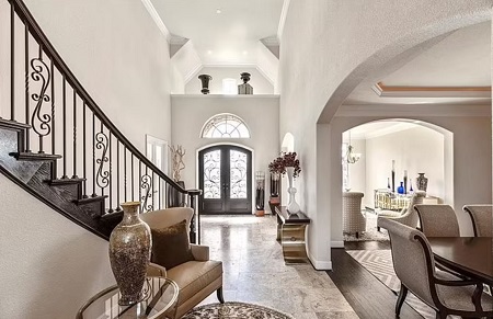 Inside Neice Waidhofer home