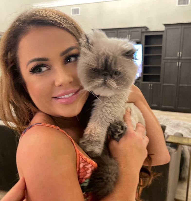 Jenni Neidhart is an animal lover