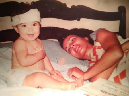 Julieta Vallina childhood picture with her mother