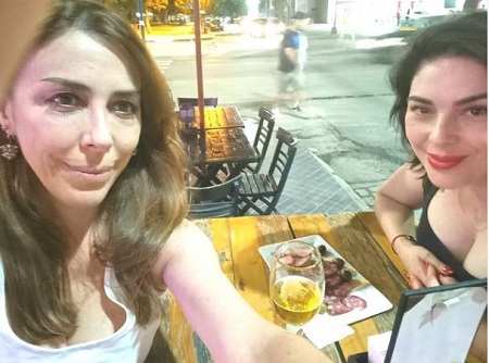 Julieta Vallina with her sister