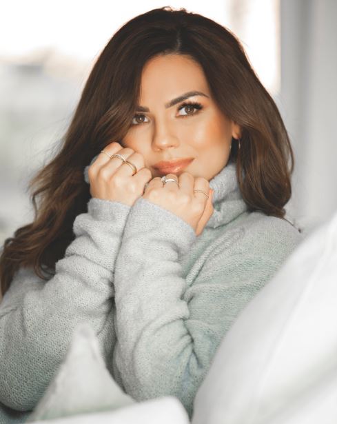 Karina Banda facts