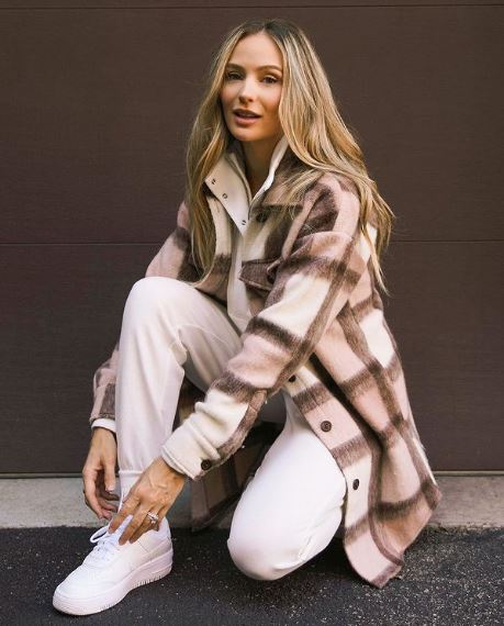 Lauren Bushnell wiki