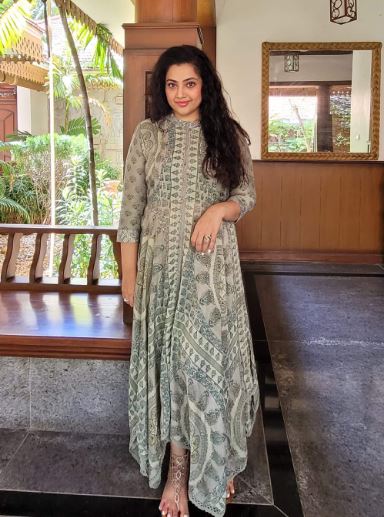 Meena height