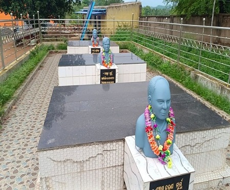 Memorial of Draupadi Murmu husband and sons