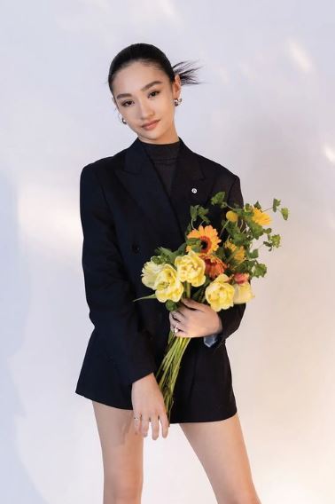 Minnie Mills height