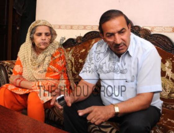 Neeraj Bawana mother and father