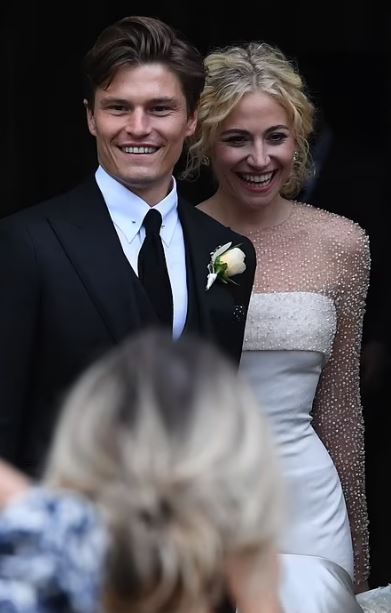 Oliver Cheshire wedded to Pixie Lott