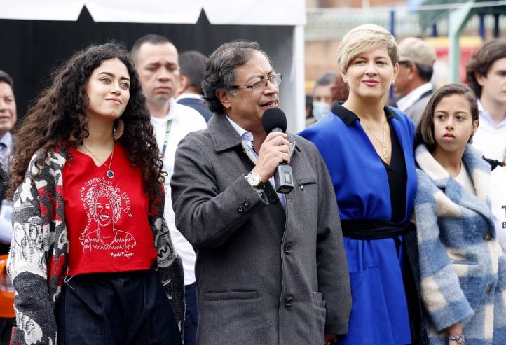 Sofia Petro supports her dad in political campaigns