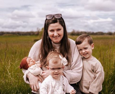 Tori with her children