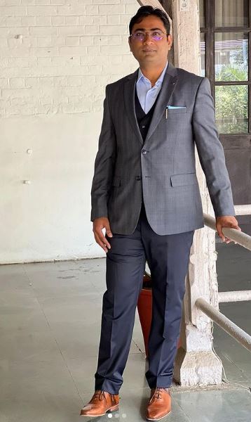 Tushar Sumera height