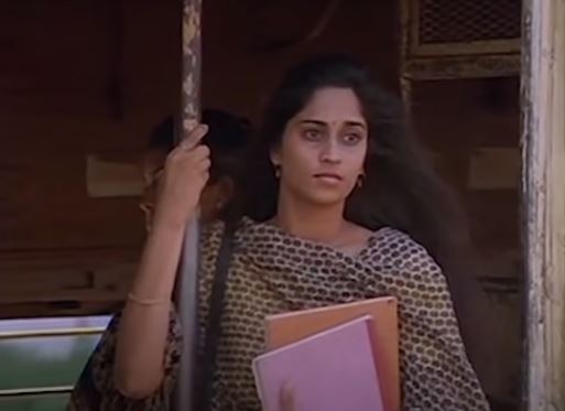 Actress Shalini as Dr. Shakthi Varadharajan
