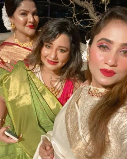 Arpita with her friends