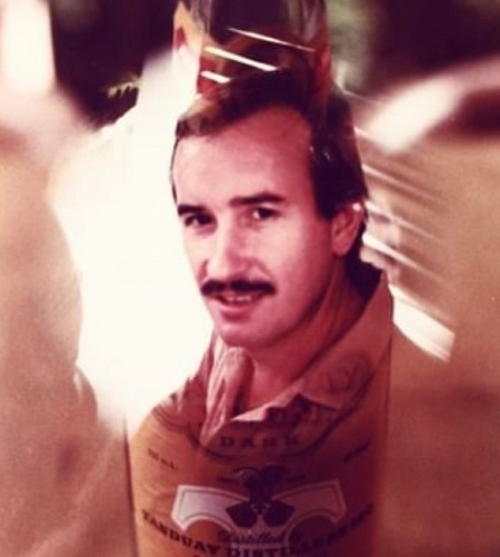 Beauty Gonzalez father old picture