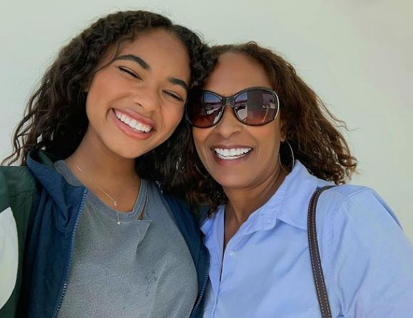Chandler and her mom Taryn Kinney